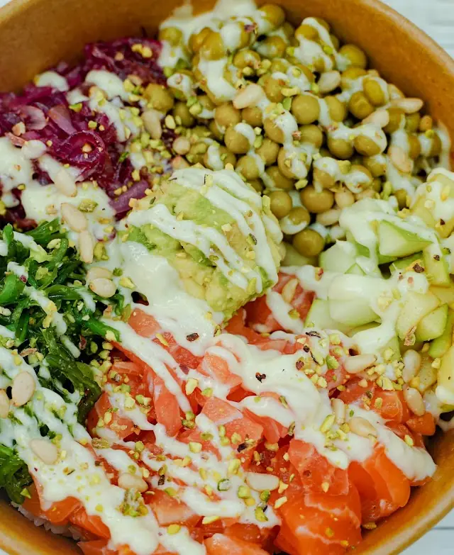 KUMA Hawaiian Poke & Sushi Burrito — foto 2