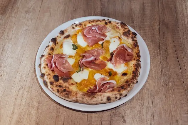 Solho — Apulian Pizza & Food (Via Sparano) — foto 2